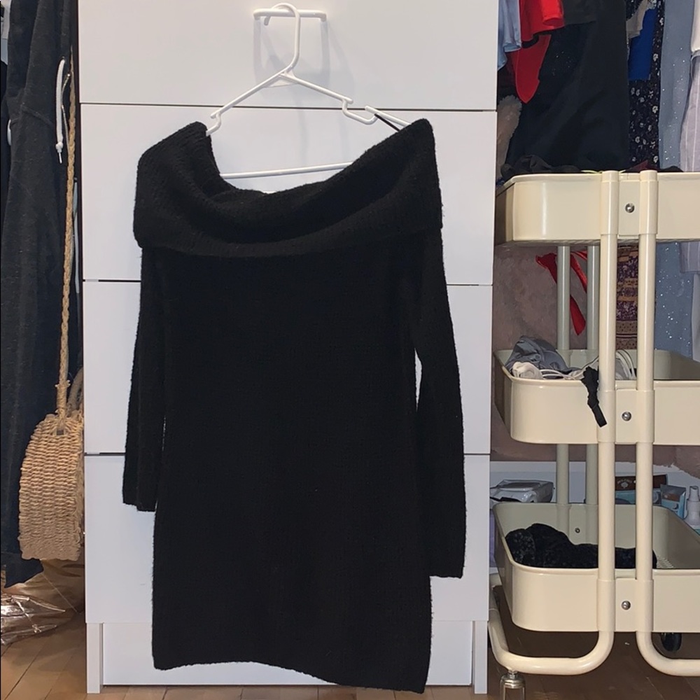 Sweater Dress (Off-the-shoulder)